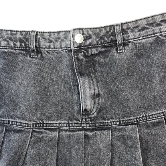 🎉 Bundle Deal: 4 for $20! 🎉 denim skirt with pleats - Picture 5 of 9